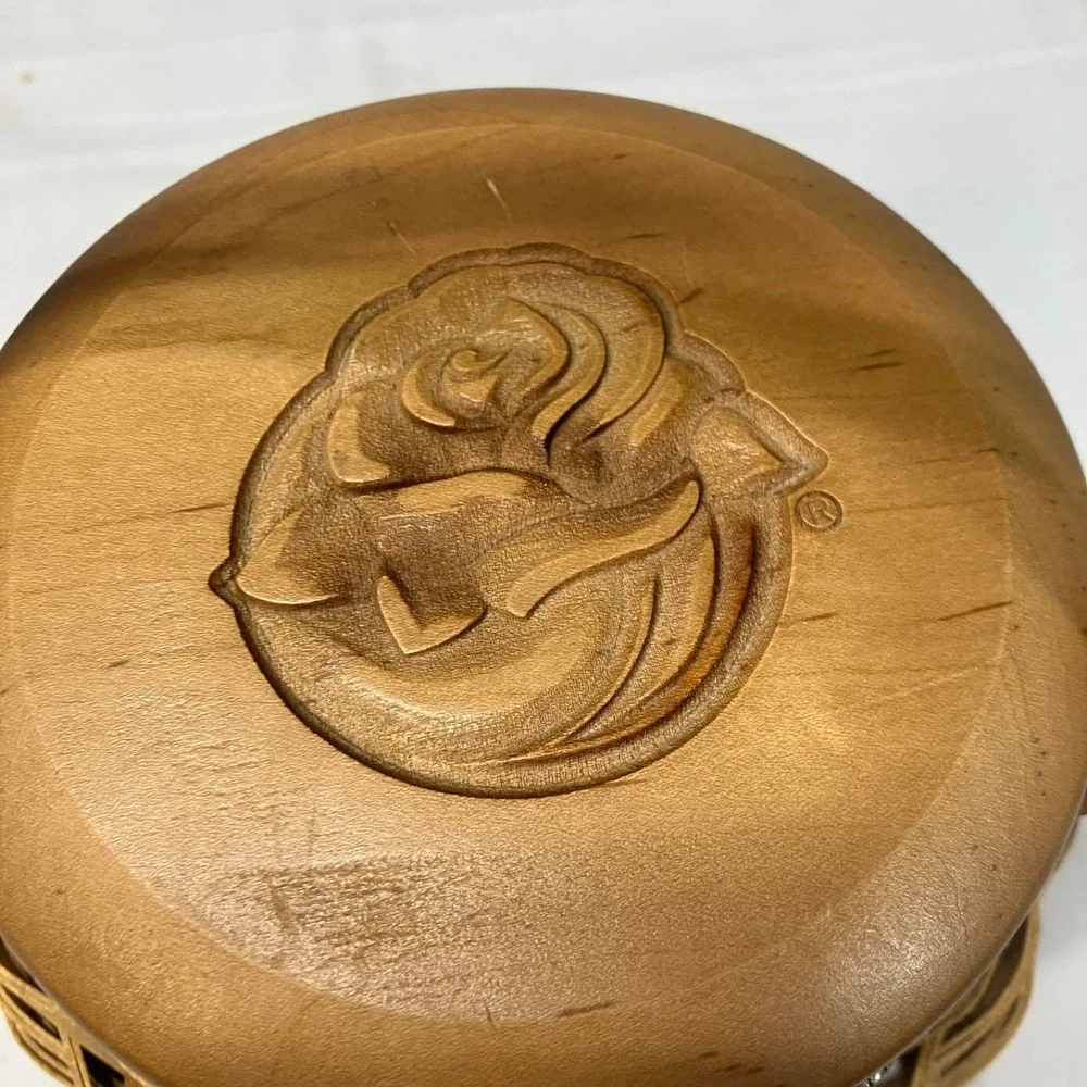 Longaberger 2004 Pasadena Tournament of Roses Basket Carved Lid Handwoven Rustic
